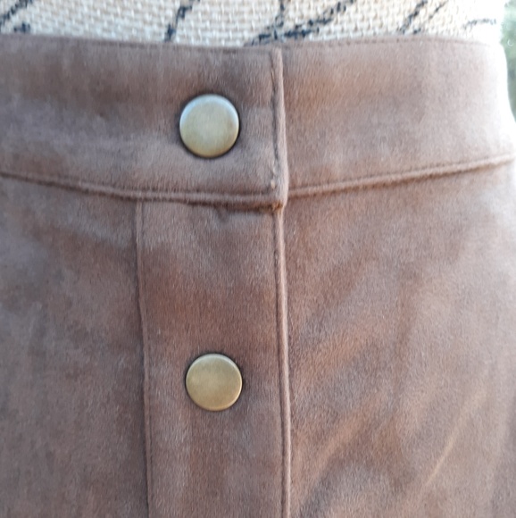 Suede-like Short Skirt - Picture 2 of 6